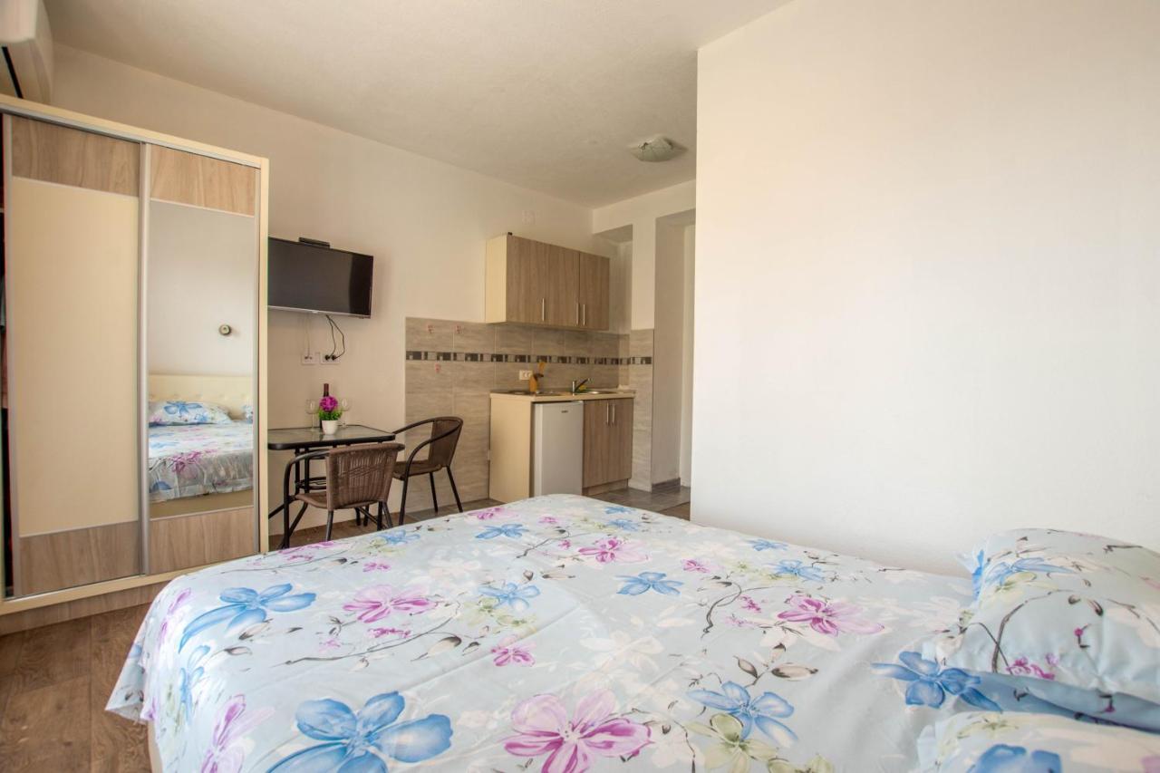 Apartments Elena บุดวา ภายนอก รูปภาพ
