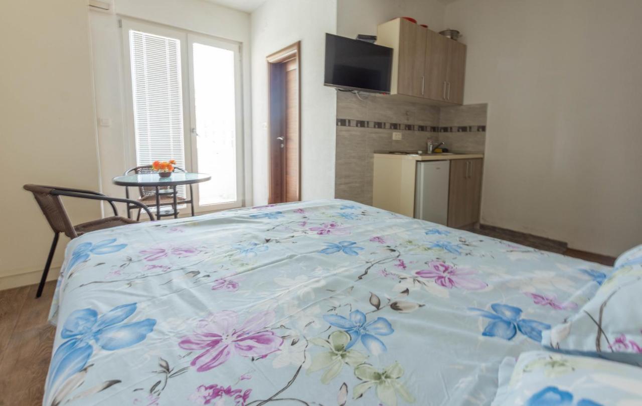 Apartments Elena บุดวา ภายนอก รูปภาพ