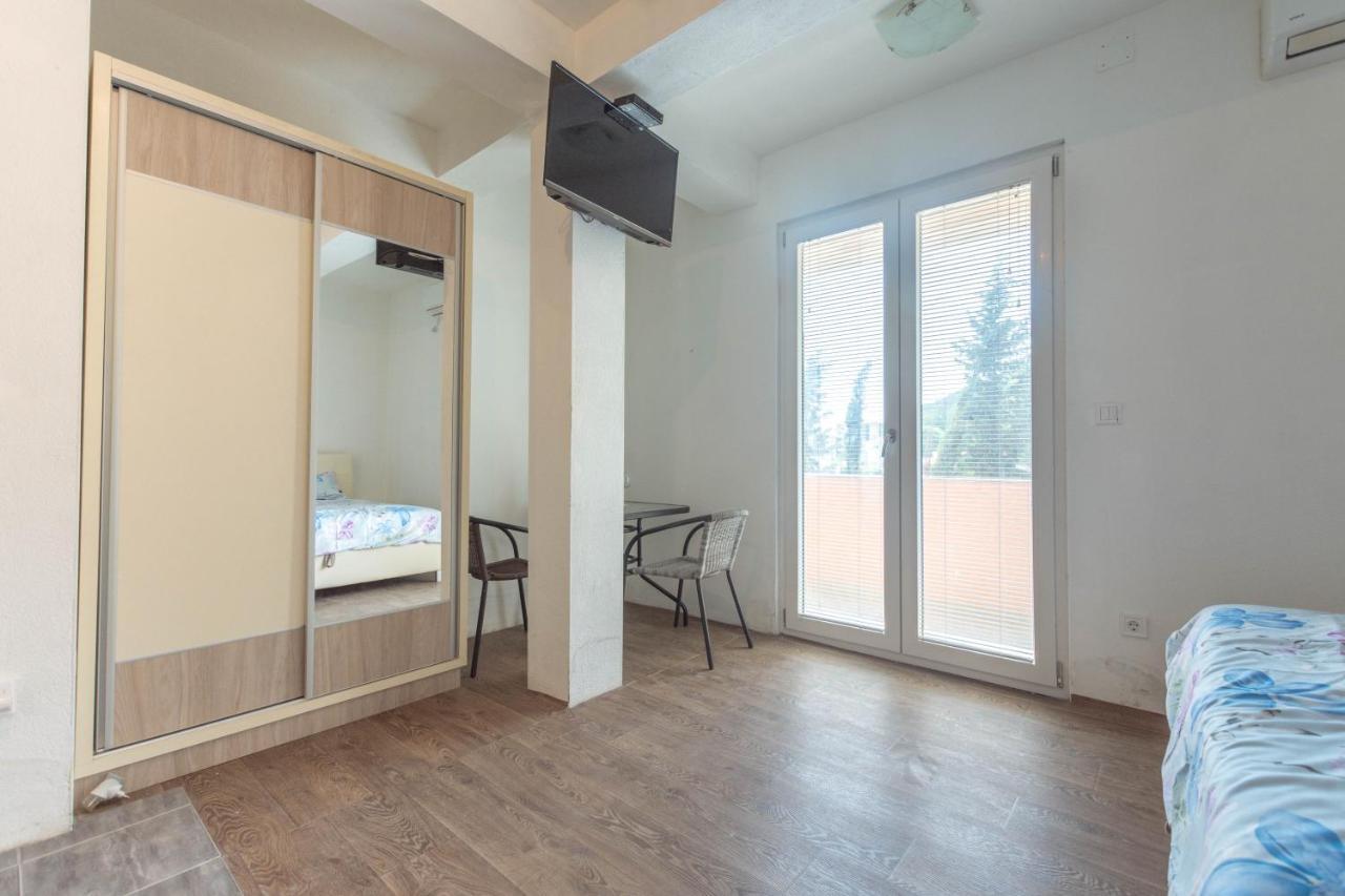 Apartments Elena บุดวา ภายนอก รูปภาพ