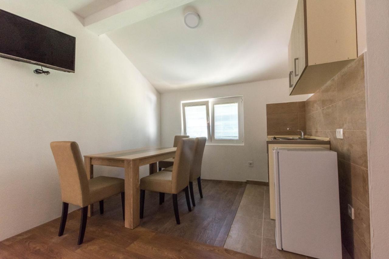 Apartments Elena บุดวา ภายนอก รูปภาพ