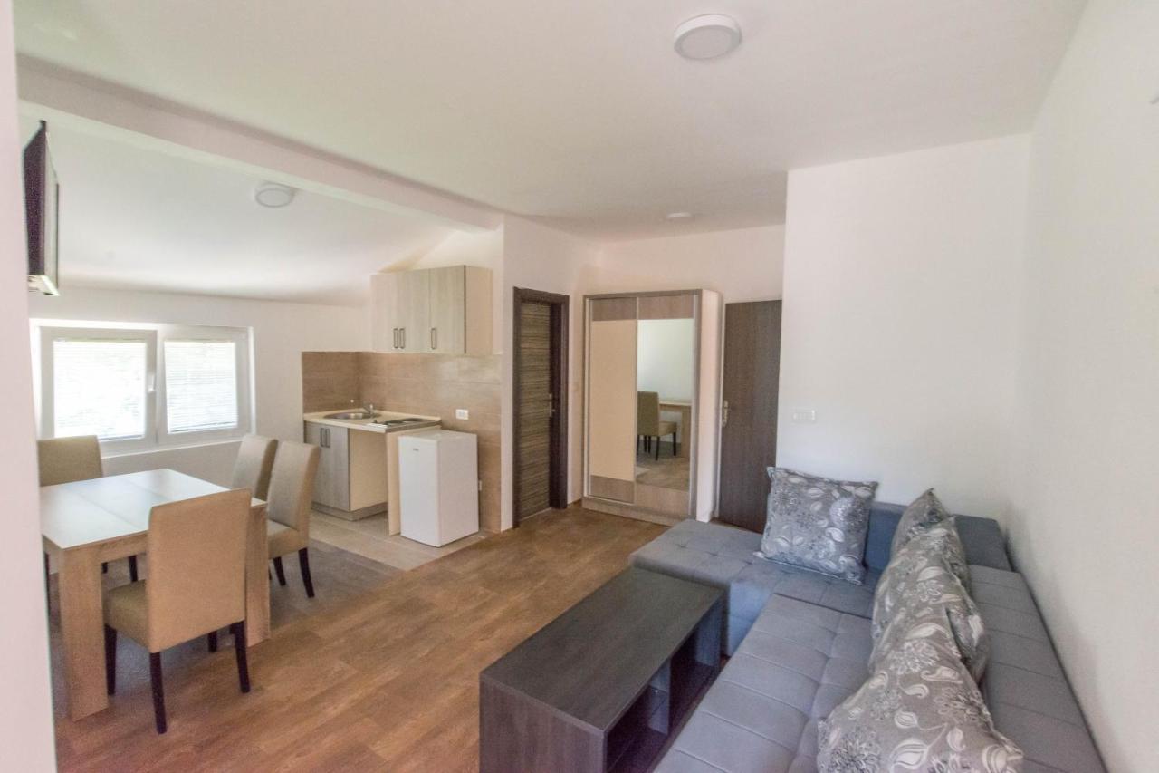 Apartments Elena บุดวา ภายนอก รูปภาพ