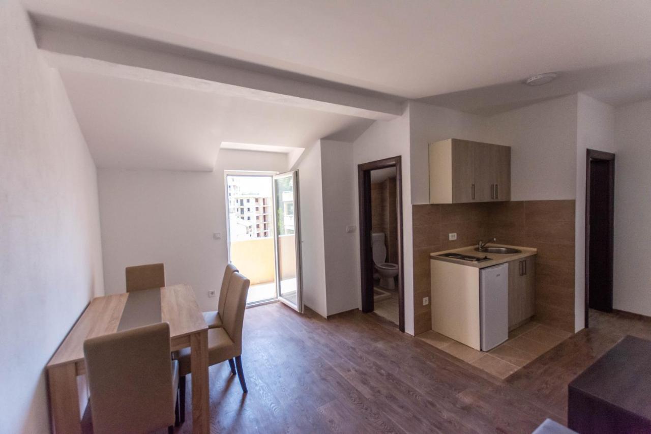 Apartments Elena บุดวา ภายนอก รูปภาพ